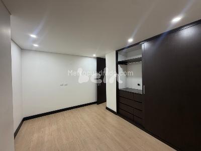 Apartamento de 3 alcobas en venta en Santa Barbara Occidental, Bogotá, 159 m² · foto 9 de 15