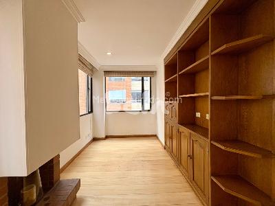 Apartamento de 2 alcobas en arriendo en Chico Norte, Bogotá, 84 m² · foto 4 de 10