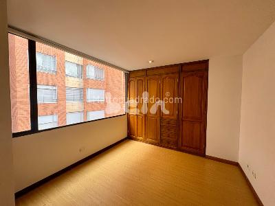 Apartamento de 2 alcobas en arriendo en Chico Norte, Bogotá, 84 m² · foto 9 de 10