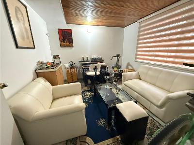Casa en venta en Leonora, Manizales · foto 3 de 17