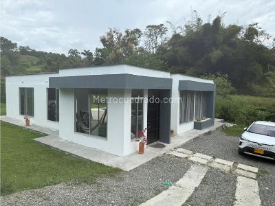 Casa de 3 alcobas en venta en Kilometro 47, Manizales, 103 m² · foto 12 de 20