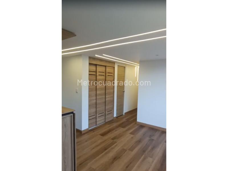 Piso – Manizales, Colombia, La Fuente - Más