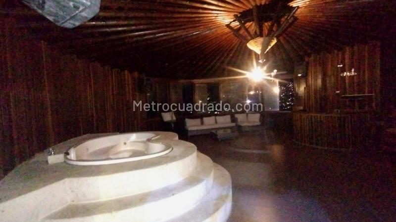 4BR Finca in El Noral (4200 m²) - 2