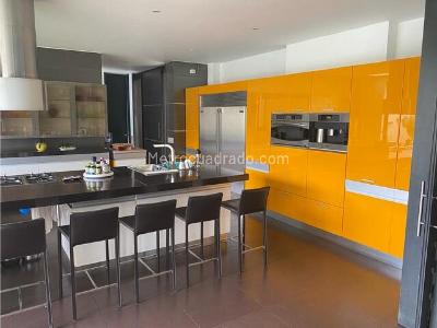 Casa de 5 alcobas en venta en San Jose De Bavaria, Bogotá, 585 m² · foto 9 de 15