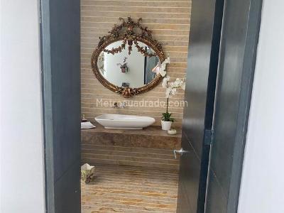 Casa de 5 alcobas en venta en San Jose De Bavaria, Bogotá, 585 m² · foto 15 de 15