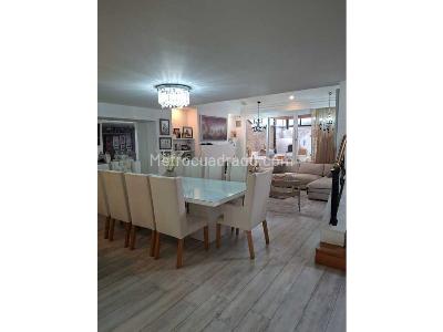 Casa de 3 alcobas en venta en Santa Barbara Alta, Bogotá, 387 m² · foto 2 de 12