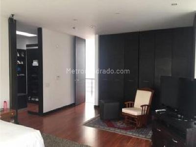 Casa de 3 alcobas en venta en Santa Barbara Alta, Bogotá, 387 m² · foto 6 de 12