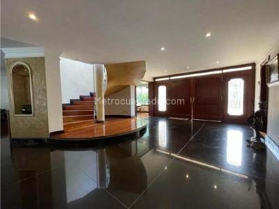 Casa de 4 alcobas en venta en Santa Ana Oriental, Bogotá, 620 m² · foto 2 de 20