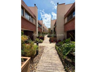 Casa de 3 alcobas en venta en Bosque De Pinos, Bogotá, 212 m² · foto 2 de 20