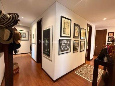 Apartamento de 3 alcobas en venta en Chapinero Alto, Bogotá, 200 m² · foto 13 de 20