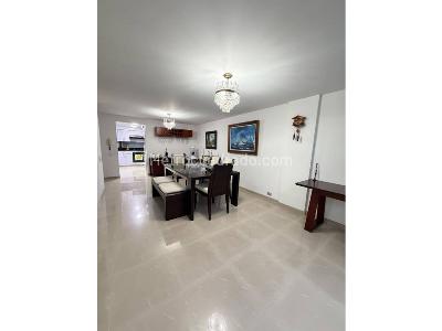 Apartamento de 3 alcobas en venta en Santa Barbara Central, Bogotá, 145 m² · foto 7 de 20