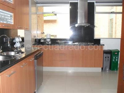 Apartamento de 4 alcobas en venta en Bosque Medina, Bogotá, 252 m² · foto 9 de 15