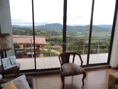 Casa en venta en Altos De Yerbabuena, Chía · foto 4 de 13