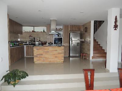 Casa en venta en Altos De Yerbabuena, Chía · foto 9 de 13
