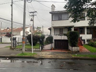 Casa de 4 alcobas en venta en Ilarco, Bogotá, 223 m² · foto 2 de 15