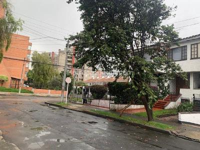 Casa de 4 alcobas en venta en Ilarco, Bogotá, 223 m² · foto 3 de 15