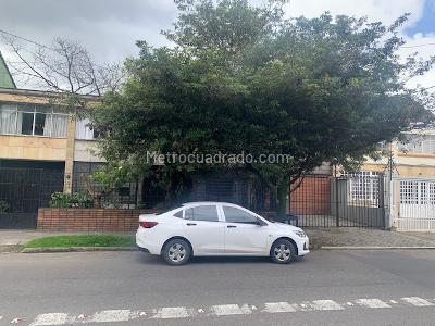 Casa de 5 alcobas en venta en San Luis, Bogotá, 300 m² · foto 2 de 20