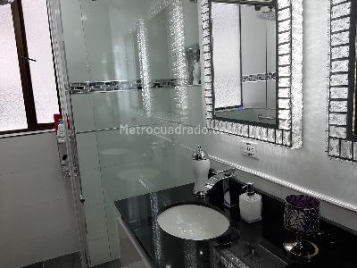 Apartamento de 4 alcobas en venta en Santa Bárbara, Bogotá, 258 m² · foto 18 de 20