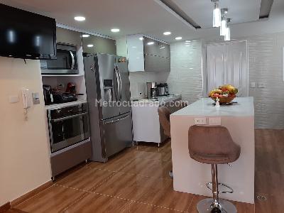 Apartamento de 4 alcobas en venta en Santa Bárbara, Bogotá, 258 m² · foto 5 de 20
