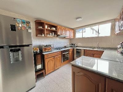 Apartamento de 3 alcobas en venta en Santa Barbara Central, Bogotá, 159 m² · foto 9 de 20