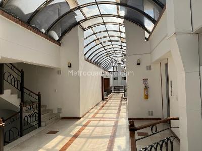 Apartamento de 3 alcobas en venta en Santa Barbara Central, Bogotá, 159 m² · foto 18 de 20