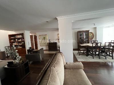 Apartamento de 3 alcobas en venta en Santa Barbara Central, Bogotá, 159 m² · foto 5 de 20