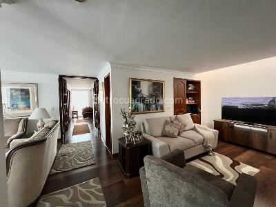 Apartamento de 3 alcobas en venta en Santa Barbara Central, Bogotá, 159 m² · foto 3 de 20