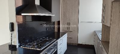 Apartamento de 3 alcobas en venta en Chico Reservado, Bogotá, 240 m² · foto 8 de 20