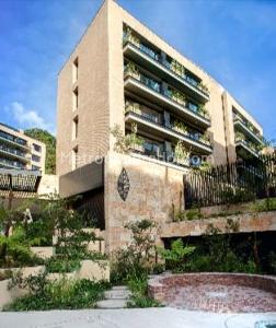 Apartamento de 3 alcobas en venta en Rosales Bellavista, Bogotá, 212 m² · foto 2 de 20