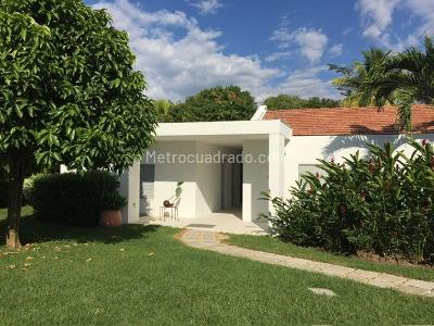 Casa de 5 alcobas en venta en Club Puerto Peñalisa, Girardot, 370 m² · foto 9 de 20