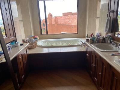 Apartamento en venta en Santa Barbara Alta, Bogotá · foto 11 de 12