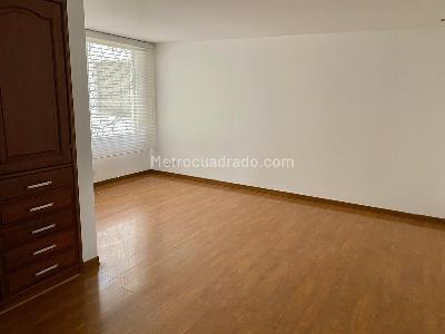 Apartamento de 4 alcobas en venta en San Patricio, Bogotá, 275 m² · foto 5 de 19