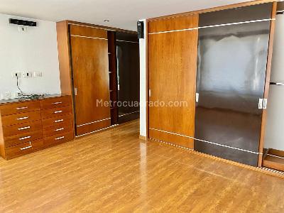 Apartamento de 4 alcobas en venta en San Patricio, Bogotá, 275 m² · foto 6 de 19