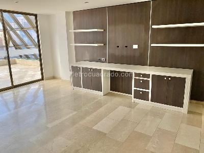 Apartamento de 4 alcobas en venta en San Patricio, Bogotá, 275 m² · foto 10 de 19