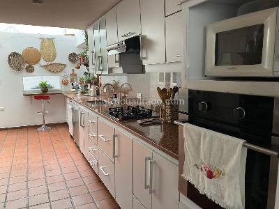 Casa de 4 alcobas en venta en Niza Norte, Bogotá, 315 m² · foto 2 de 20
