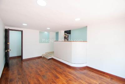 Casa de 5 alcobas en venta en Quinta Camacho, Bogotá, 600 m² · foto 4 de 9