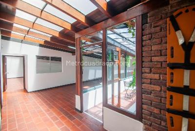 Casa de 5 alcobas en venta en Quinta Camacho, Bogotá, 600 m² · foto 6 de 9