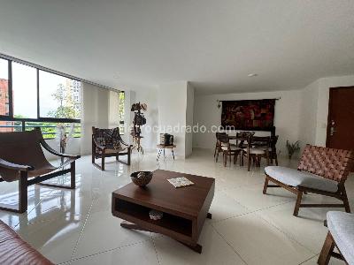Apartamento en venta en El Poblado El Tesoro, Medellín · foto 2 de 10