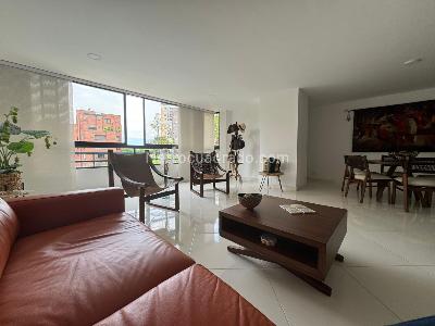 Apartamento en venta en El Poblado El Tesoro, Medellín · foto 3 de 10