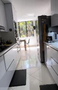 Apartamento en venta en El Poblado El Tesoro, Medellín · foto 4 de 10