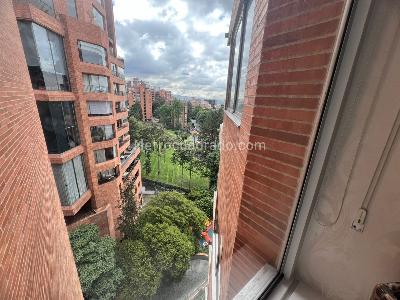 Apartamento de 3 alcobas en venta en Los Rosales, Bogotá, 300 m² · foto 18 de 20
