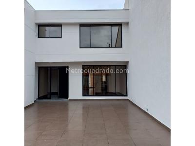 Casa de 5 alcobas en venta en Alhambra, Bogotá, 400 m² · foto 15 de 20