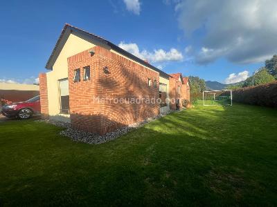 Casa de 3 alcobas en arriendo en Condominio San Sebastian, Chía, 326 m² · foto 4 de 8