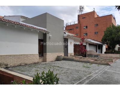 Casa de 5 alcobas en venta en Cristales Oeste, Cali, 396 m² · foto 2 de 10