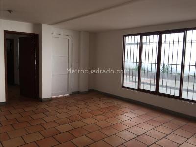 Casa de 5 alcobas en venta en Cristales Oeste, Cali, 396 m² · foto 3 de 10