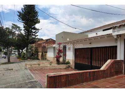 Casa de 5 alcobas en venta en Cristales Oeste, Cali, 396 m² · foto 7 de 10