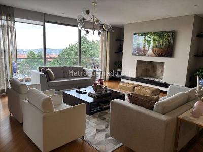 Apartamento de 3 alcobas en venta en Santa Barbara Alta Usaquen, Bogotá, 307 m² · foto 2 de 9