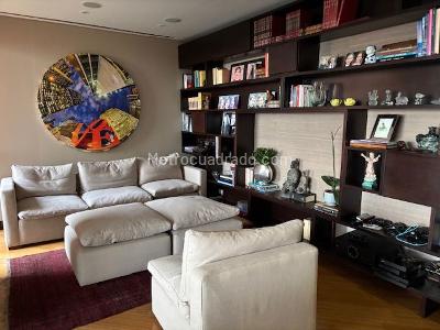 Apartamento de 3 alcobas en venta en Santa Barbara Alta Usaquen, Bogotá, 307 m² · foto 3 de 9