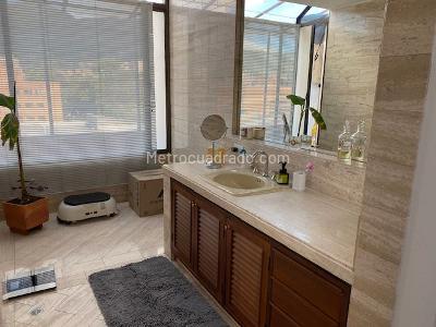 Apartamento de 2 alcobas en venta en Chico Norte Iii Sector, Bogotá, 220 m² · foto 18 de 20