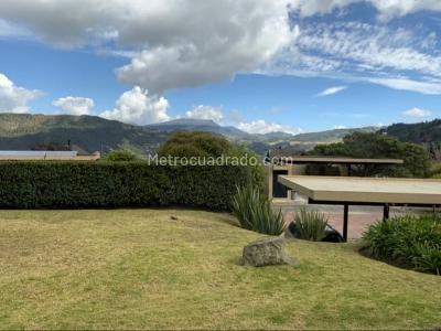 $2.500.000.000 en Condominio Arboreto